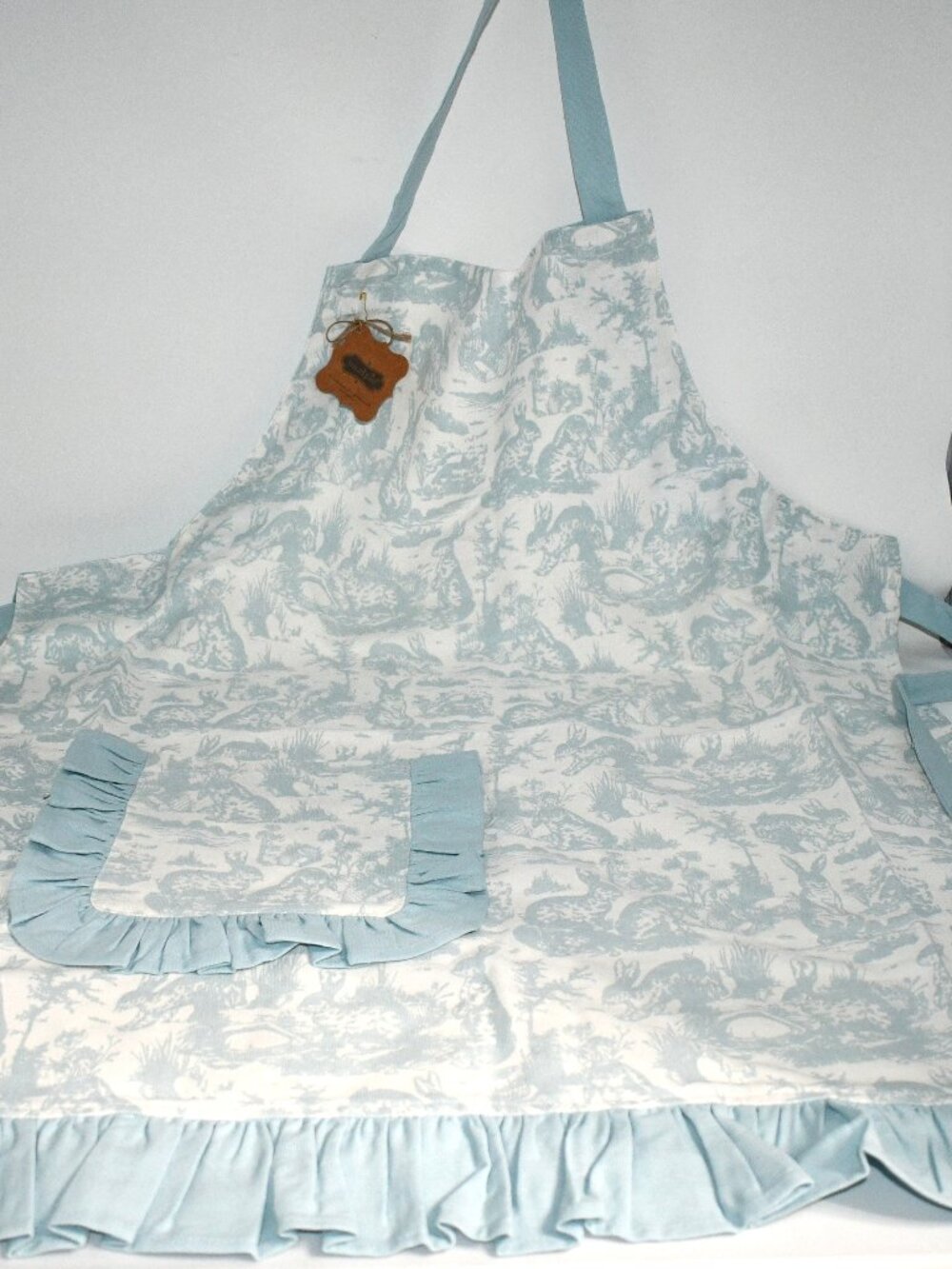 Mud Pie Toile Bunny Ruffle Apron in Blue #94131016 NWT